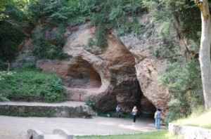 gutmannshoehle-sigulda-bretagne_32 Gutmannshöhle in der Nähe von Sigulada, (c) bretagne_32, pixelio.de