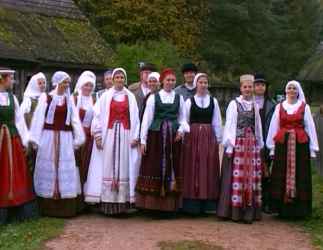 Nationalkostüme in Dzukija